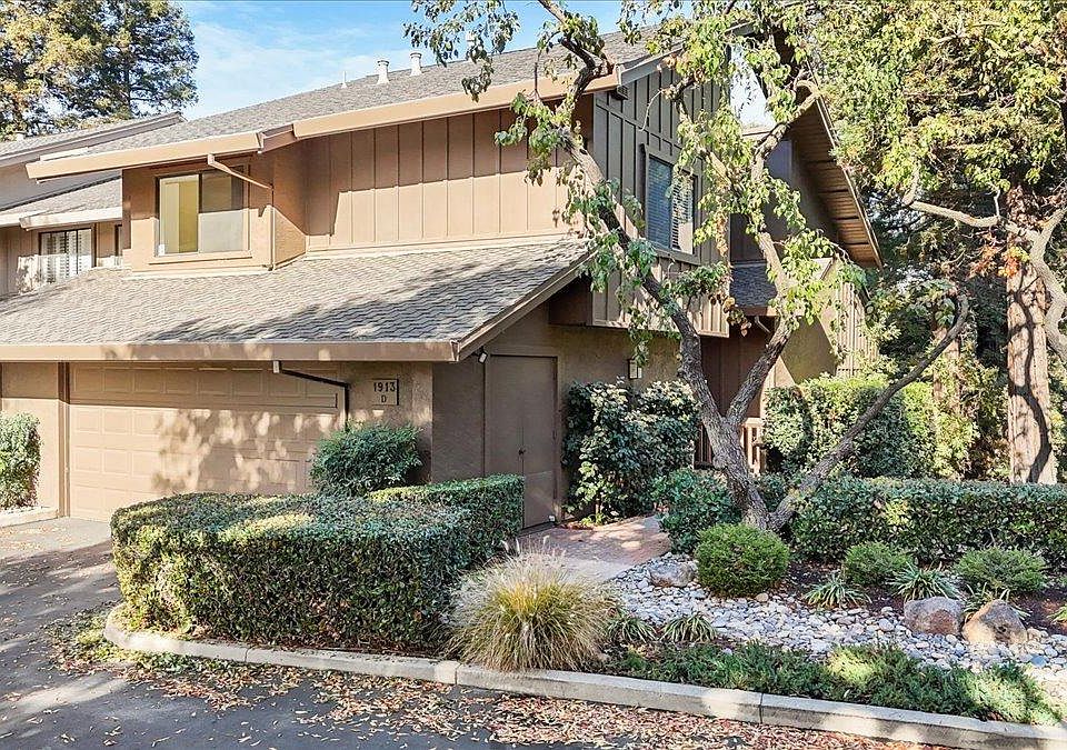 1st image of 1913 Edgebrook Dr Unit D