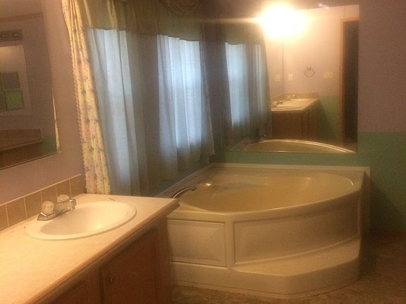 4th image of 5005 Alexis Dr