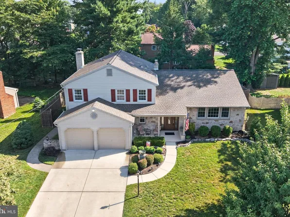 3 Gately Ct, Cherry Hill, NJ 08002
