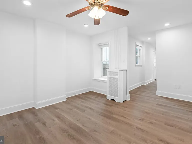 4578 Mitchell St — Photo 5