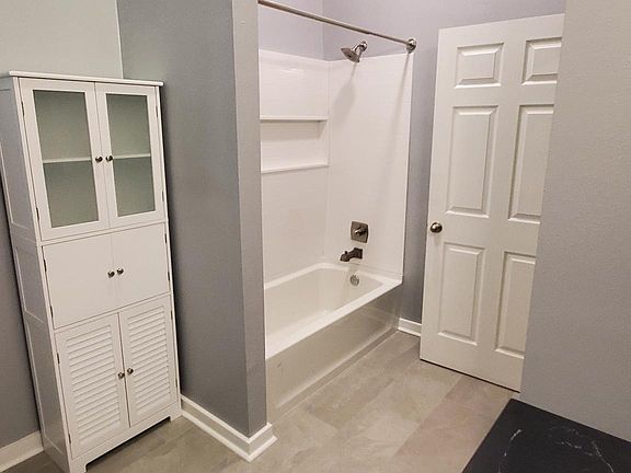 4th image of 2027 General Taylor St #B