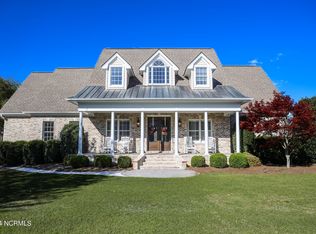 102 N Stargazer Ct, Hampstead, NC 28443