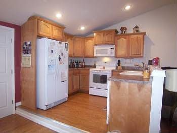 3rd image of 209 S Cantwell Ln