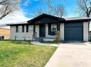 5812 NW Kinyon Ave, Lawton, OK 73505