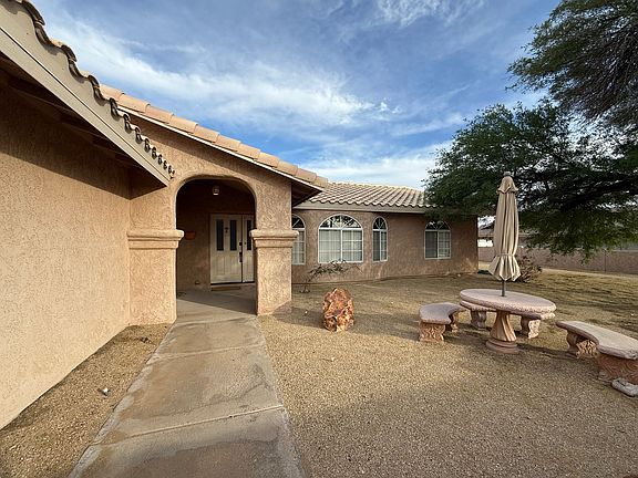 4th image of 81 Acoma Blvd S