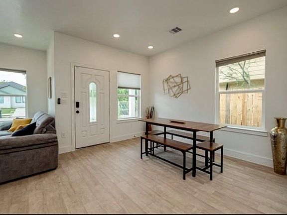 4th image of 5122 Southwind St