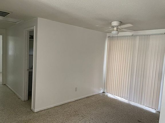 4th image of 411 San Lanta Cir