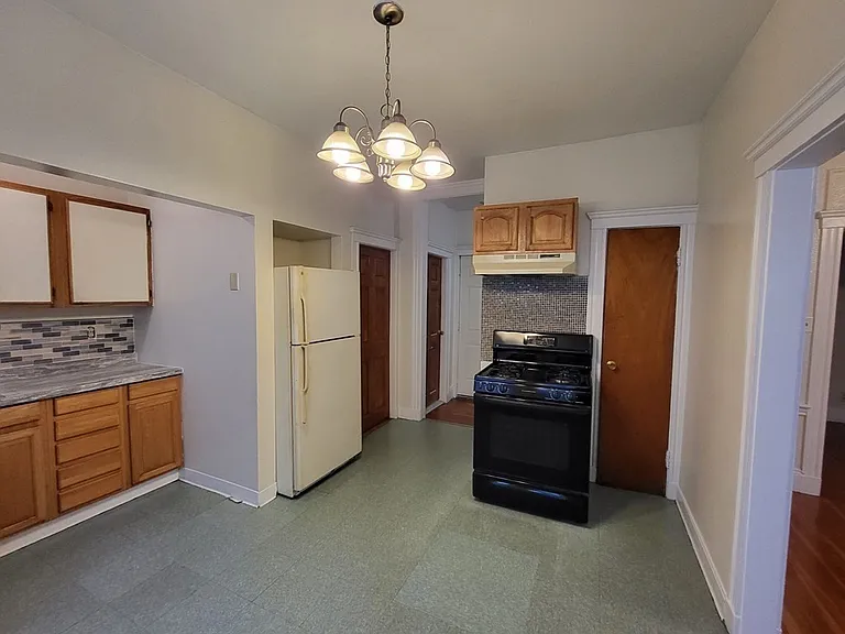 19 Mora St #2 — Photo 16