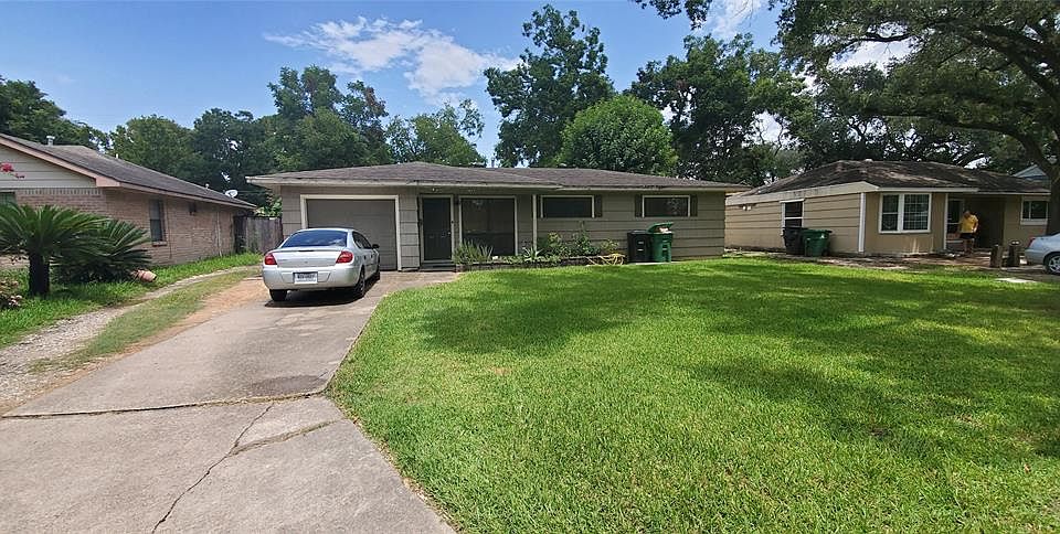1st image of 8426 Sonneville Dr