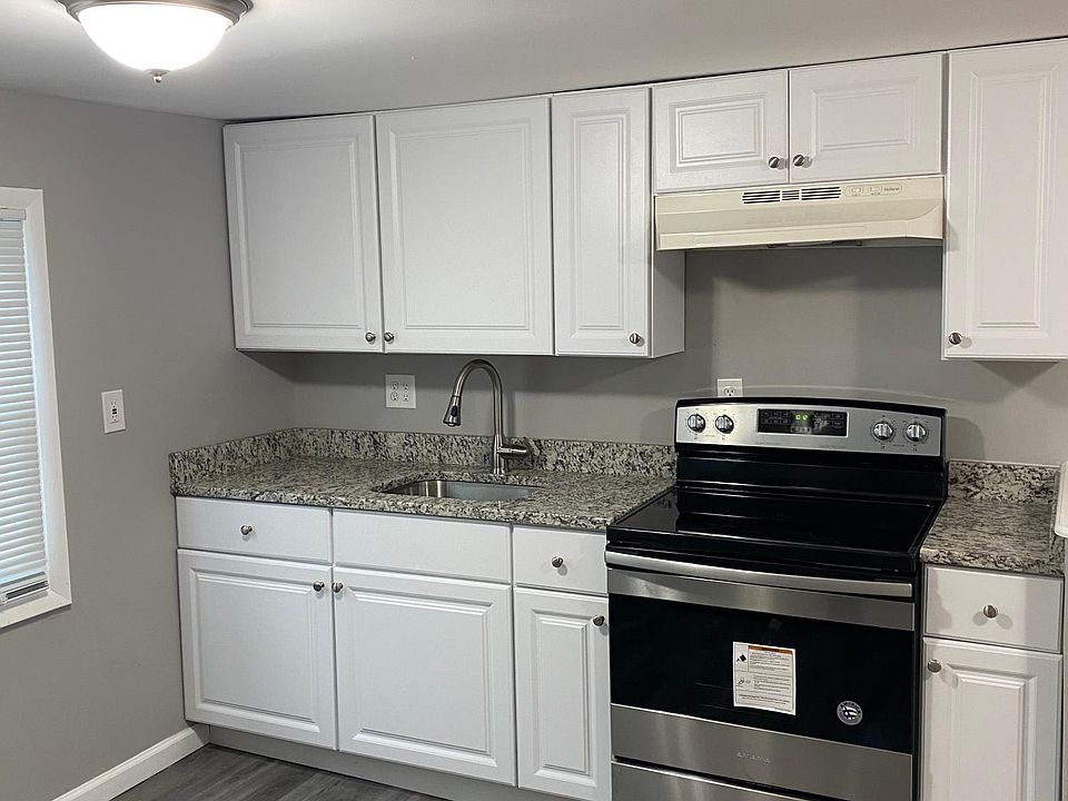 1st image of 556 Franklin St #4