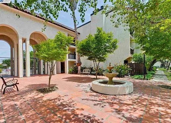 2nd image of 39975 Cedar Blvd Unit 243
