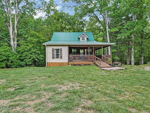 2nd image of 1421 Taylor Place Rd