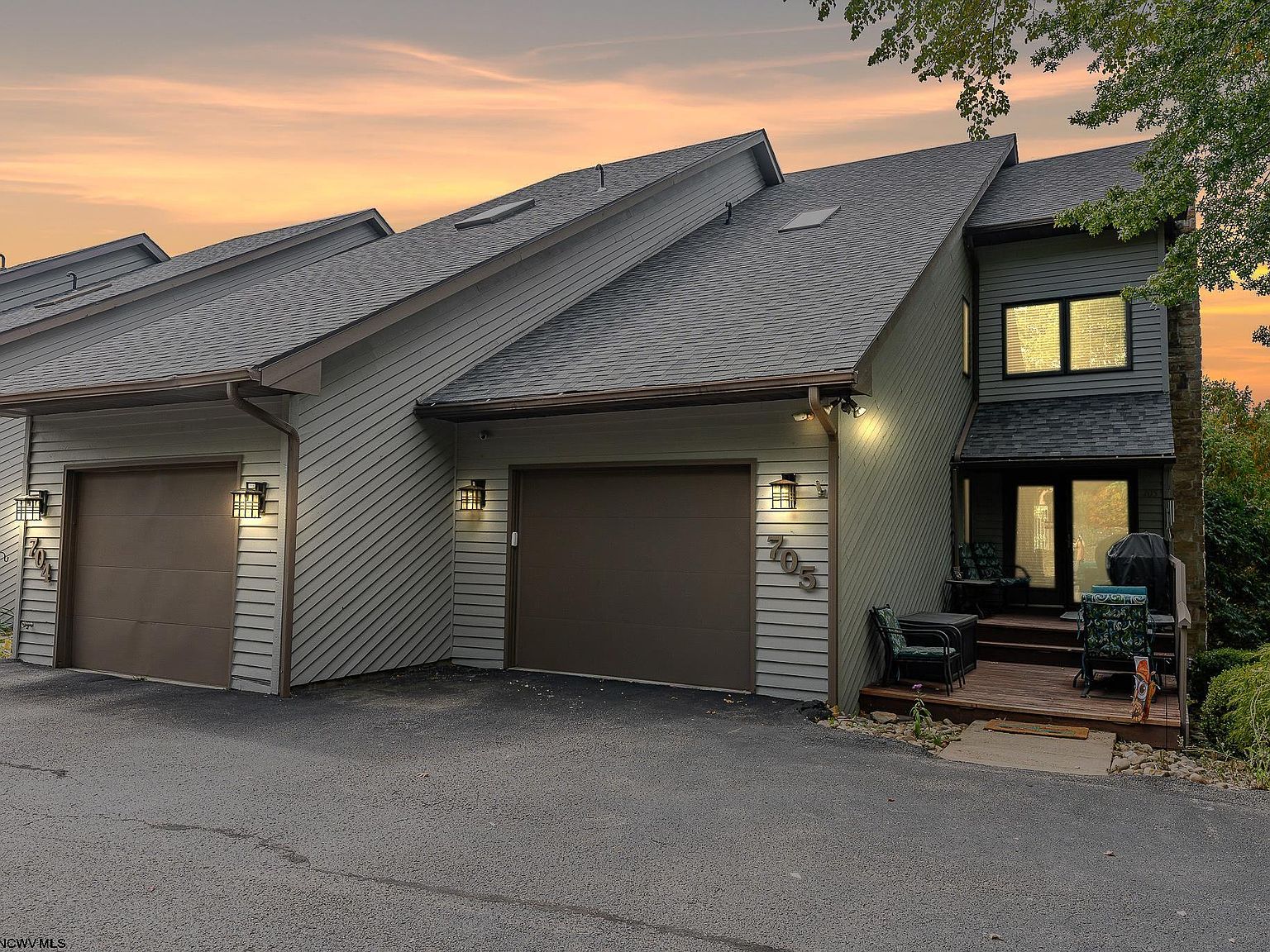 705 Lakeview Est