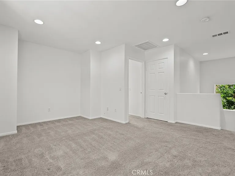 9427 Lemona Ave #20 — Photo 10