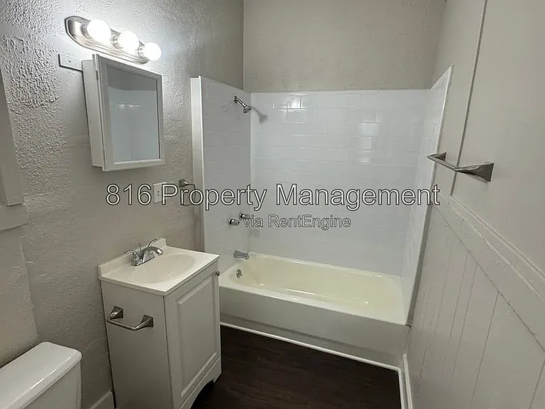 2416 E 22nd St #2W — Photo 14