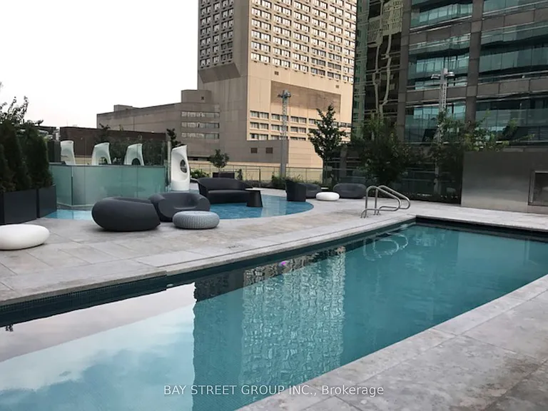 1 Bloor St E #4108 — Photo 31