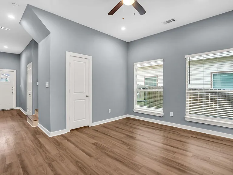 200 Pecan Hollow St — Photo 4