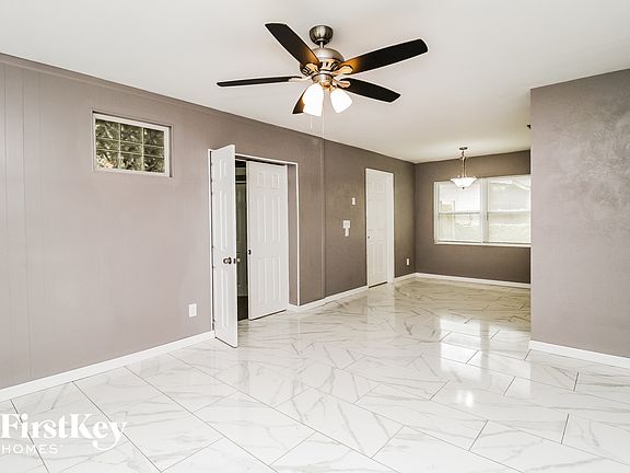 4th image of 701 W 24th Pl
