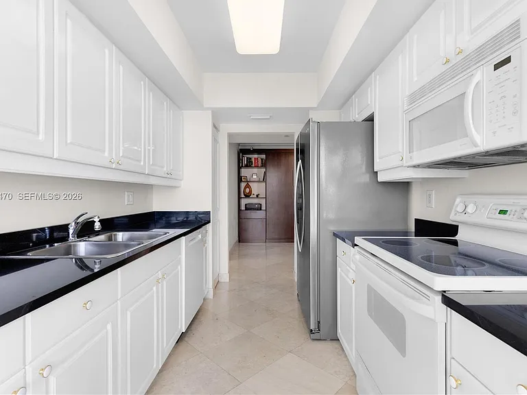 21055 Yacht Club Dr #1804 — Photo 10