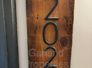 73 W Main St APT 202, Pulaski, VA 24301