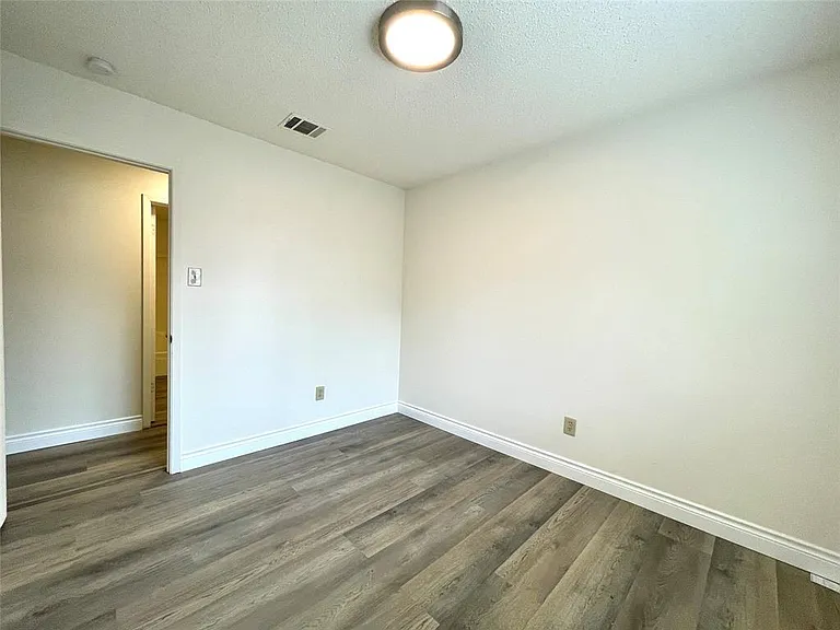 1729 Cricket Hollow Dr — Photo 15