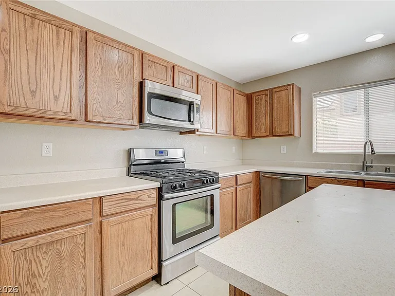 1129 Autumn Bay Ct — Photo 12