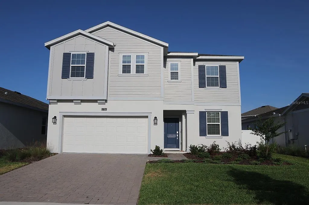 5 bed, 3.0 bath, 2571 sqft, $3,300 — Photo 1