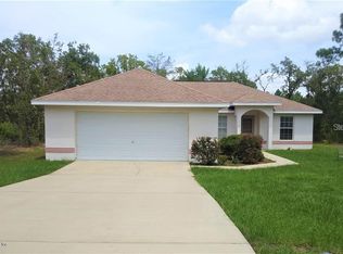 15 Malauka Trl, Ocklawaha, FL 32179