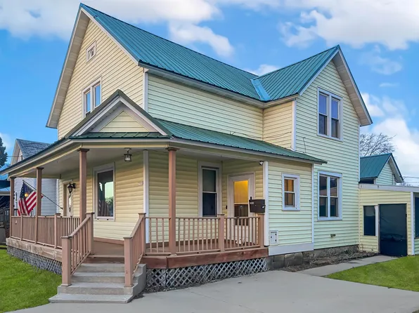 1808 11th St, Menominee, MI 49858
