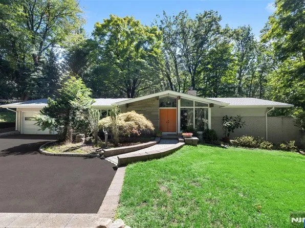 1292 Washington Ave, Township Of Washington, NJ 07676