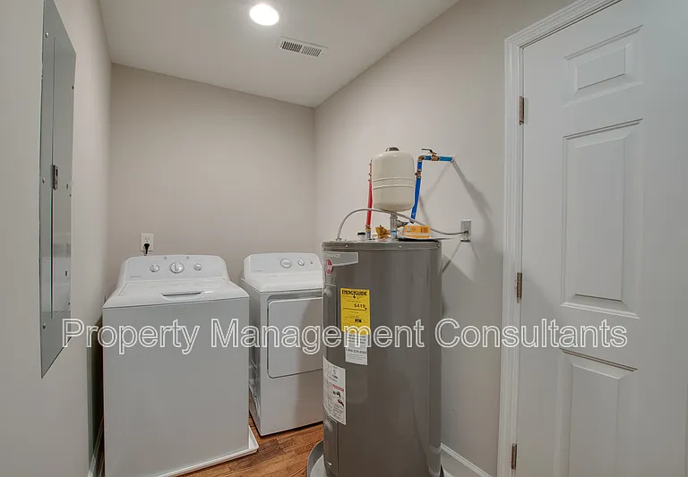 805 Rison Ave NE — Photo 31
