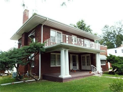 2nd image of 1990 W Main St