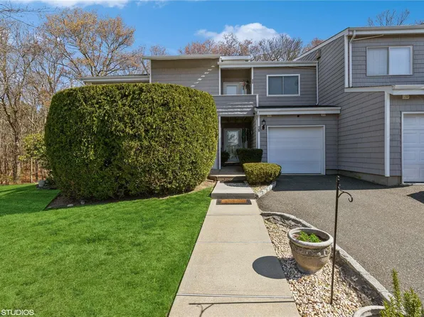 15 Vista Drive #1, Manorville, NY 11949