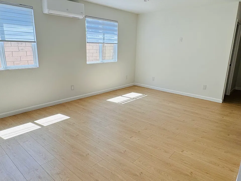 11011 Darby Ave