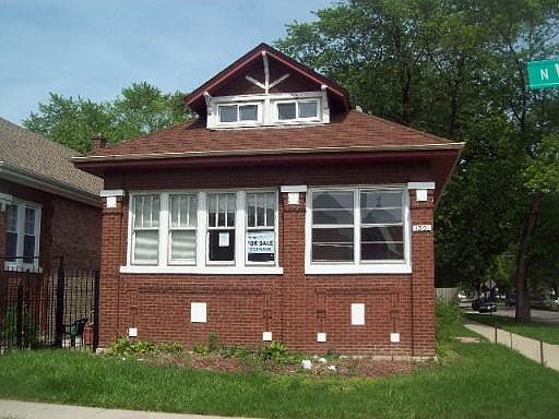 1st image of 1301 N Waller Ave