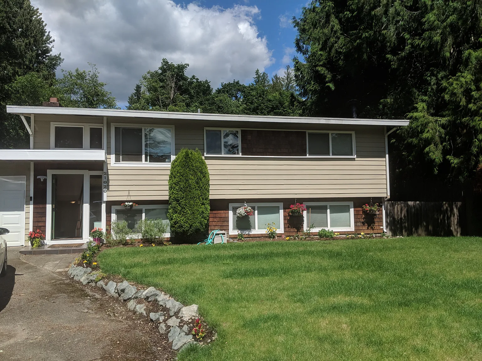 4 bed, 2.5 bath, 1710 sqft, $3,680 — Photo 1