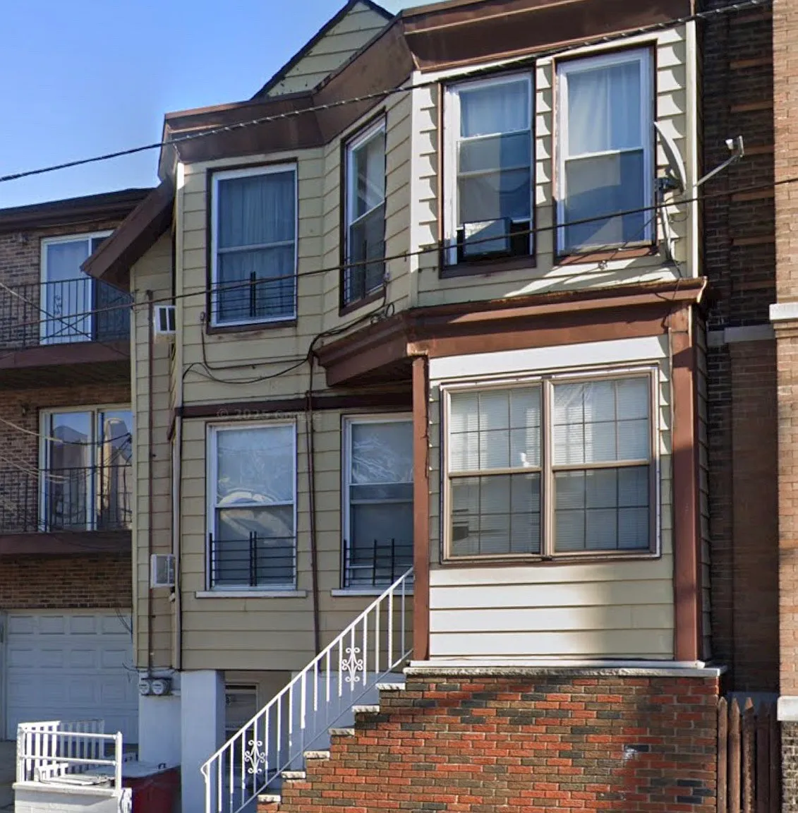 2 bed, $2,100 — Photo 1