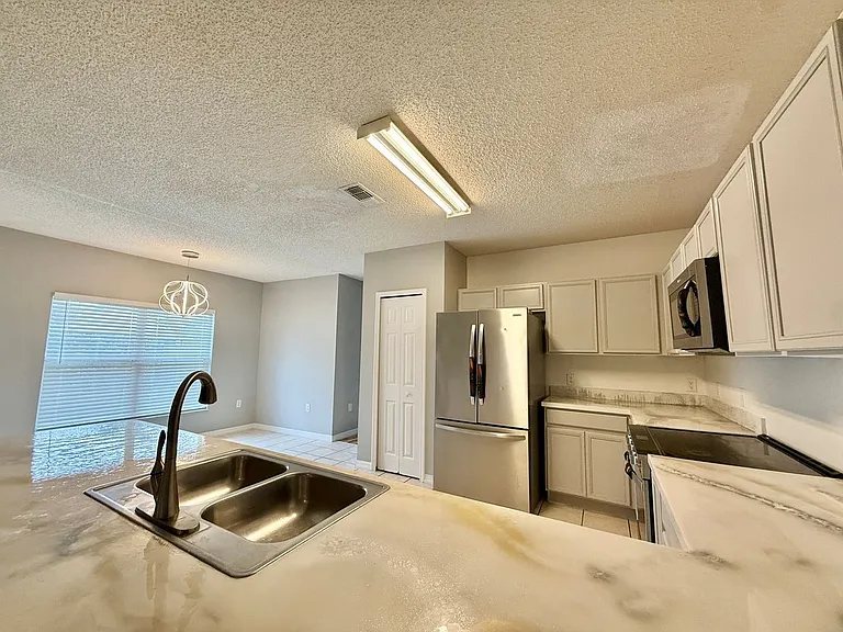 677 Elbridge Dr — Photo 28