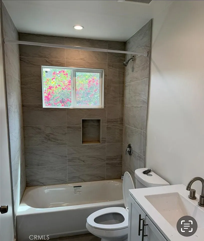 2 bed, 1.5 bath, 753 sqft, $2,700 — Photo 4
