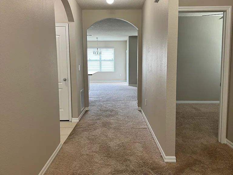 2000 Sky Meadow Ln — Photo 2