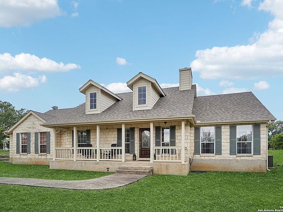3rd image of 208 red oak
