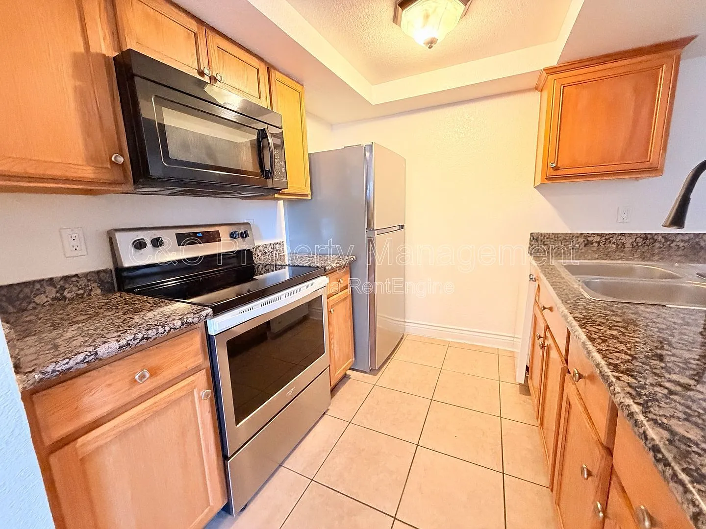 2 bed, 2.0 bath, 948 sqft, $2,425 — Photo 4