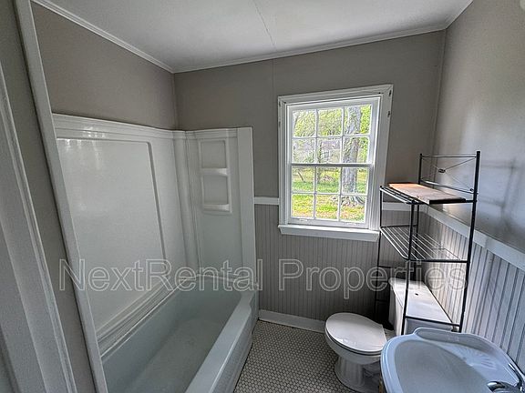 5th image of 535 Robinhood Rd