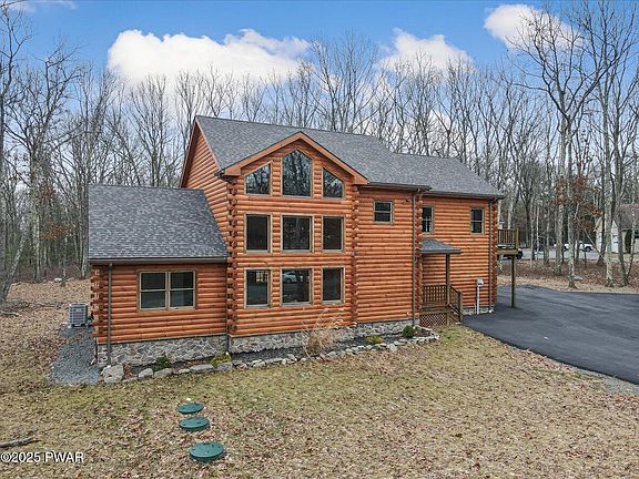 4th image of 134 Marquise Dr
