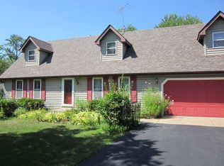 16 E Burwell Dr, Porter, IN 46304