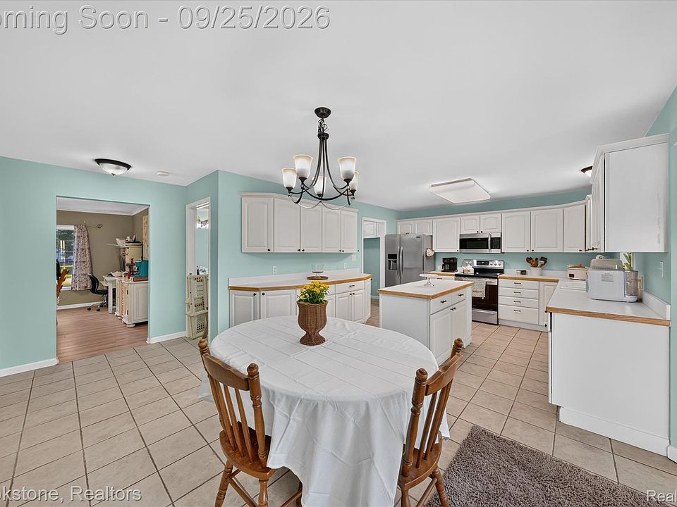 5390 Dillon Dr, photo 19