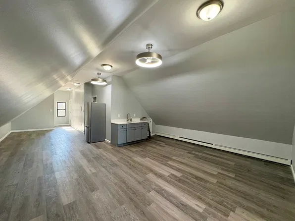 136 W 25th St #3, Bayonne, NJ 07002
