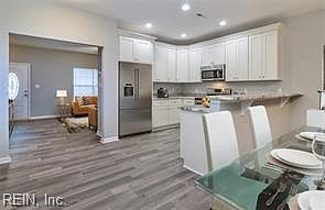 5th image of 433 Wellons St