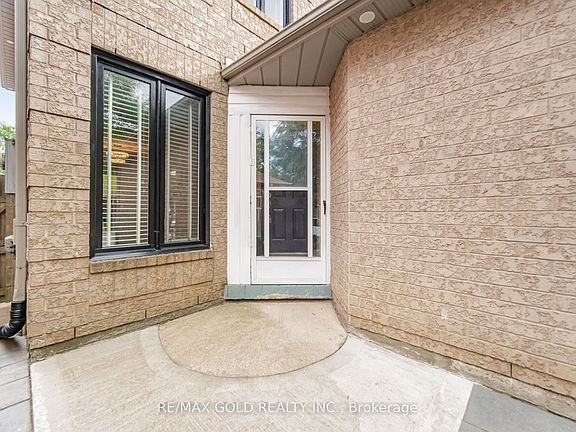 4th image of 53 Cedarwood Cres
