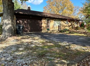 630 W Cutsinger Rd, Greenwood, IN 46143